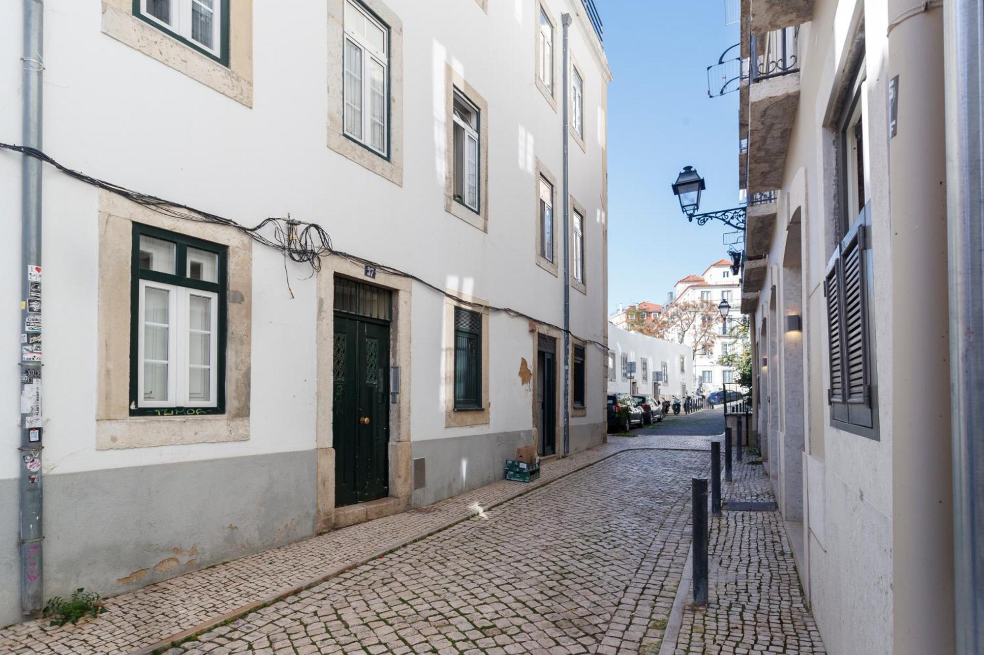 Bica Cozy Apartment Lisbon Exterior photo